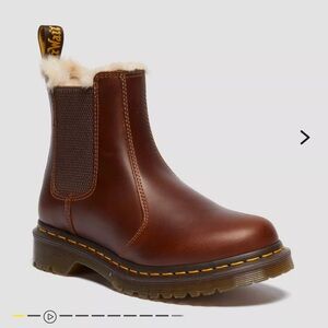 Doc Marten 2976 WOMEN'S FAUX FUR LINED CHELSEA BOOTS